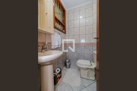 Casa para alugar com 220m², 3 quartos e 3 vagas Casa para alugar com 220m², 3 quartos e 3 vagasBanheiro 2