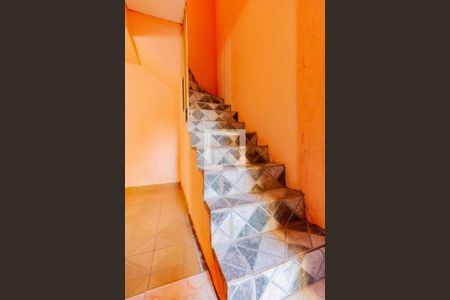 Escada de casa para alugar com 3 quartos, 70m² em Vila Prudente, São Paulo