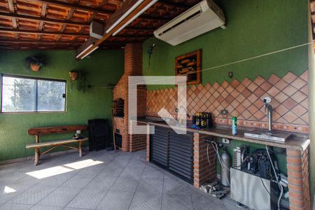 Casa à venda com 150m², 3 quartos e 2 vagas Casa à venda com 150m², 3 quartos e 2 vagasChurrasqueira