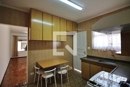Casa para alugar com 160m², 2 quartos e 2 vagasCozinha