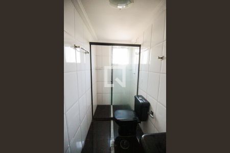 Banheiro de apartamento para alugar com 2 quartos, 74m² em Vila Rosaria, São Paulo
