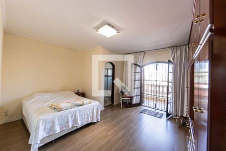 Casa à venda com 180m², 3 quartos e 5 vagasSuite