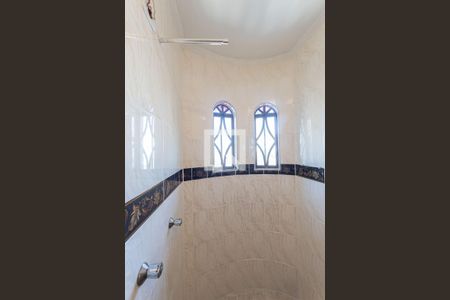 Casa à venda com 180m², 3 quartos e 5 vagasSuite