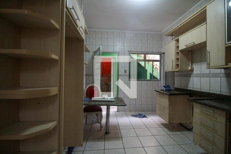 Casa à venda com 132m², 4 quartos e 2 vagas Casa à venda com 132m², 4 quartos e 2 vagasCozinha