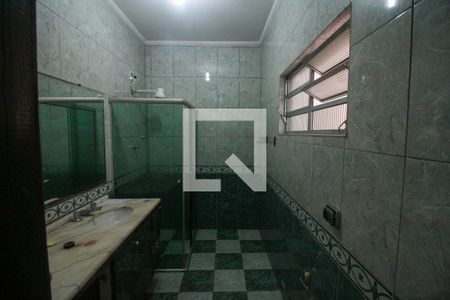 Casa à venda com 132m², 4 quartos e 2 vagas Casa à venda com 132m², 4 quartos e 2 vagasBanheiro da Suíte