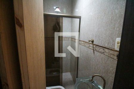 Casa à venda com 132m², 4 quartos e 2 vagas Casa à venda com 132m², 4 quartos e 2 vagasBanheiro