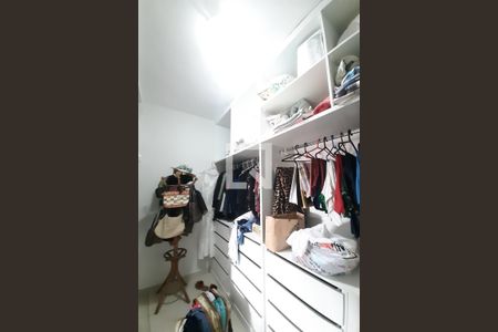 Casa à venda com 350m², 7 quartos e 10 vagasCloset da suíte 2
