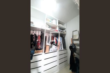 Casa à venda com 350m², 7 quartos e 10 vagasCloset da suíte 2