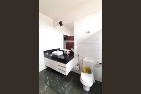 Casa à venda com 350m², 7 quartos e 10 vagasBanheiro da Suíte