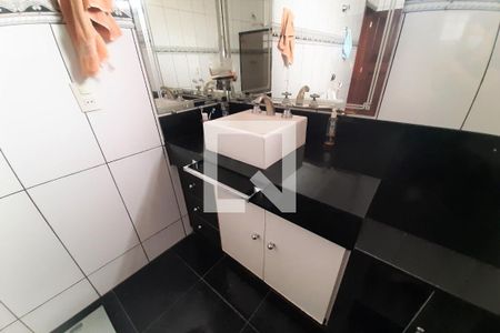 Casa à venda com 350m², 7 quartos e 10 vagasBanheiro da Suíte 2