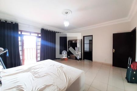 Casa à venda com 350m², 7 quartos e 10 vagasSuíte 2