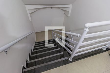 Apartamento à venda com 100m², 1 quarto e 2 vagasÁrea comum - Escada