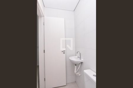 Casa de condomínio para alugar com 37m², 1 quarto e sem vagaBanheiro