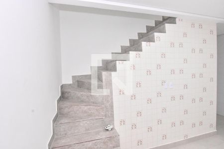 Casa de condomínio para alugar com 37m², 1 quarto e sem vagaEscada