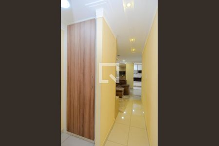 Corredor de apartamento para alugar com 2 quartos, 83m² em Jardim Zaira, Guarulhos