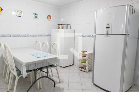 Casa à venda com 186m², 3 quartos e 2 vagas Casa à venda com 186m², 3 quartos e 2 vagasCozinha