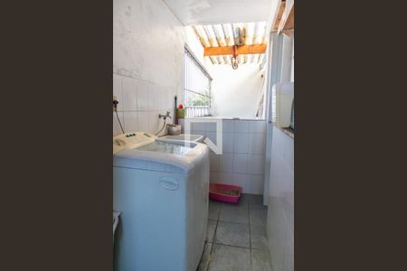 Casa à venda com 186m², 3 quartos e 2 vagas Casa à venda com 186m², 3 quartos e 2 vagasÁrea de serviço