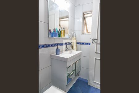 Casa à venda com 186m², 3 quartos e 2 vagas Casa à venda com 186m², 3 quartos e 2 vagasBanheiro