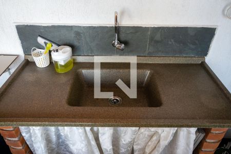 Casa à venda com 150m², 4 quartos e 2 vagas Casa à venda com 150m², 4 quartos e 2 vagasSalão de festas e churrasqueira