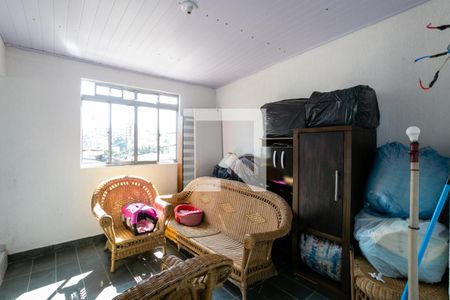 Casa à venda com 150m², 4 quartos e 2 vagas Casa à venda com 150m², 4 quartos e 2 vagasEdícula - Suíte