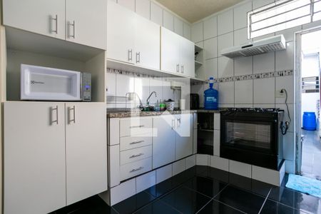 Casa à venda com 150m², 4 quartos e 2 vagas Casa à venda com 150m², 4 quartos e 2 vagasCozinha