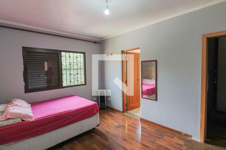 Casa à venda com 230m², 5 quartos e 5 vagas Casa à venda com 230m², 5 quartos e 5 vagasQuarto 3