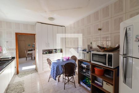 Casa à venda com 230m², 5 quartos e 5 vagas Casa à venda com 230m², 5 quartos e 5 vagasCozinha