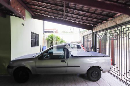 Casa à venda com 230m², 5 quartos e 5 vagas Casa à venda com 230m², 5 quartos e 5 vagasGaragem