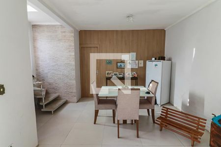 Sala de casa à venda com 5 quartos, 230m² em Jardim Ester, São Paulo