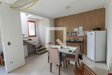 Sala de casa à venda com 5 quartos, 230m² em Jardim Ester, São Paulo