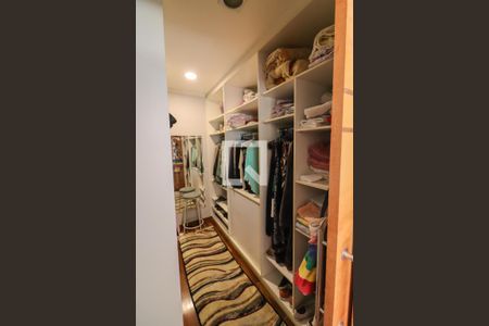 Casa à venda com 230m², 5 quartos e 5 vagas Casa à venda com 230m², 5 quartos e 5 vagasQuarto 1