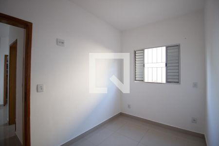 Quarto 1 de apartamento para alugar com 2 quartos, 40m² em Jardim Eliane, São Paulo