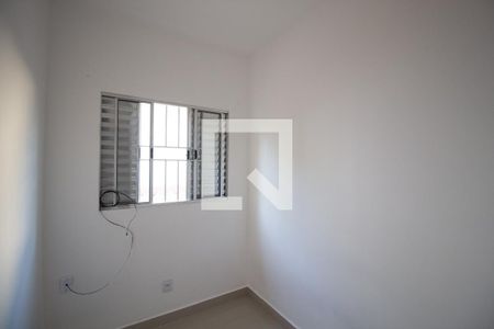 Quarto 2 de apartamento para alugar com 2 quartos, 40m² em Jardim Eliane, São Paulo