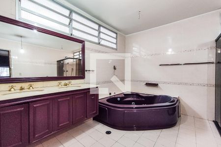 Casa à venda com 545m², 6 quartos e 6 vagasBanheiro Suíte Master