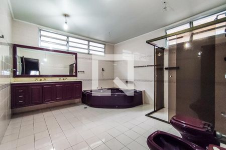 Casa à venda com 545m², 6 quartos e 6 vagasBanheiro Suíte Master