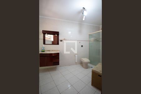 Casa para alugar com 180m², 3 quartos e 1 vaga Casa para alugar com 180m², 3 quartos e 1 vagaBanheiro da Suíte