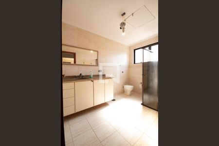 Casa para alugar com 180m², 3 quartos e 1 vaga Casa para alugar com 180m², 3 quartos e 1 vagaBanheiro Corredor