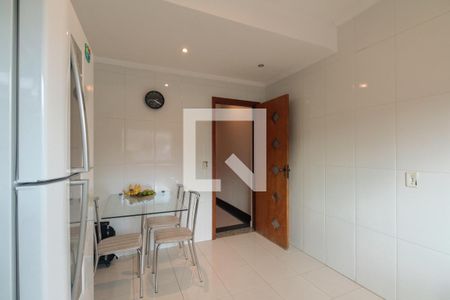 Casa à venda com 212m², 3 quartos e 3 vagasCozinha 