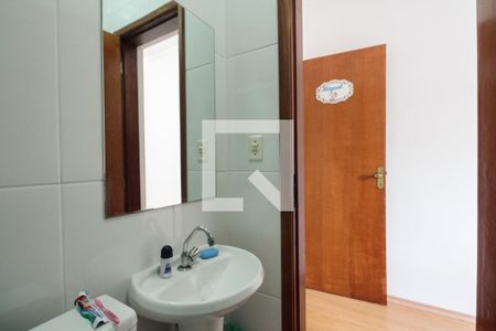 Casa à venda com 212m², 3 quartos e 3 vagasBanheiro Suíte 2