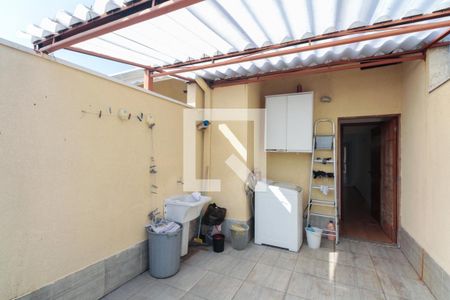 Casa à venda com 212m², 3 quartos e 3 vagasÁrea de serviço 