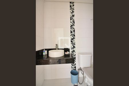 Apartamento à venda com 65m², 2 quartos e 1 vagaBanheiro Social