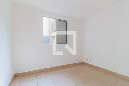 Quarto 2 de apartamento para alugar com 2 quartos, 47m² em Parque São Vicente, Santo André