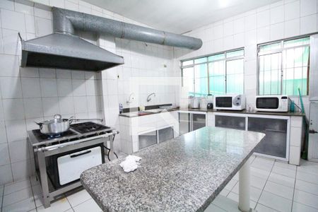 Casa à venda com 2000m², 41 quartos e 11 vagasCozinha