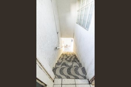 Casa para alugar com 35m², 1 quarto e sem vaga Casa para alugar com 35m², 1 quarto e sem vagaEscada da entrada