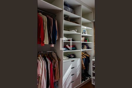Casa à venda com 300m², 3 quartos e 2 vagasCloset do quarto 1