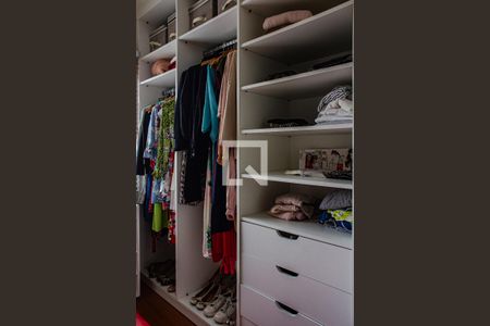 Casa à venda com 300m², 3 quartos e 2 vagasCloset do quarto 1
