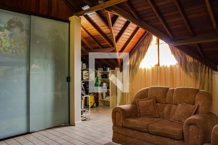 Casa à venda com 300m², 3 quartos e 2 vagasSala de TV