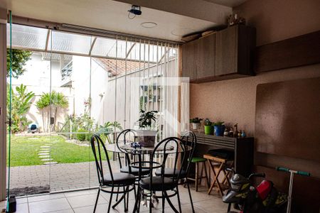 Casa à venda com 300m², 3 quartos e 2 vagasChurrasqueira