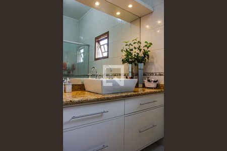 Casa à venda com 300m², 3 quartos e 2 vagasBanheiro da Suíte 1