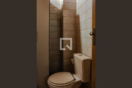 Casa à venda com 300m², 3 quartos e 2 vagasBanheiro Sala de TV